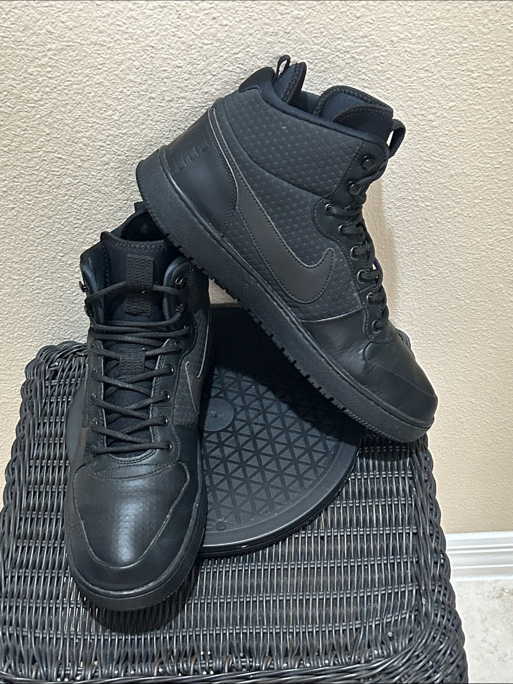 Size 12 Nike Court Borough Mid Winter Triple Black AA0547-002